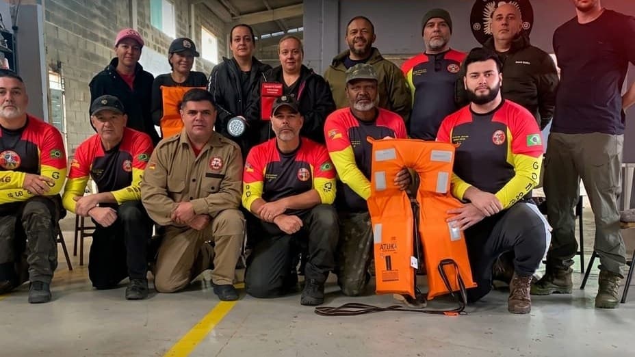 Turma reunida no treinamento de APH e primeiros socorros do GOBRS